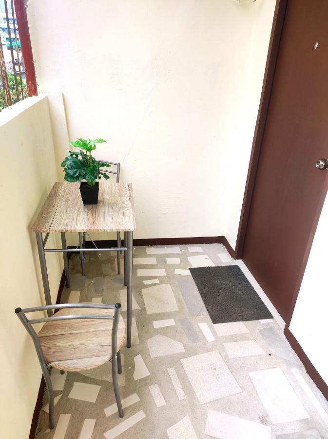 Airport Villamor Transient Rooms Manila Kültér fotó