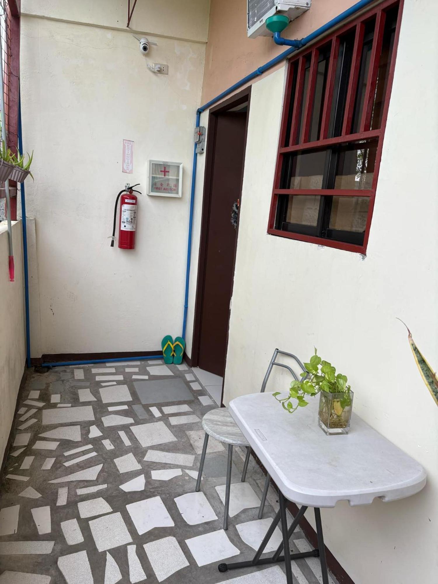 Airport Villamor Transient Rooms Manila Kültér fotó